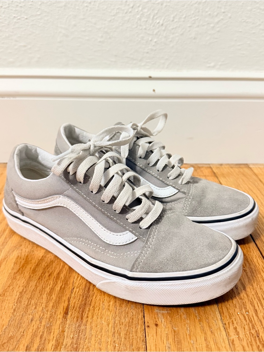 Vans Women's Low-Top Suede Skate Sneakers - Light Gray/White size 6.5